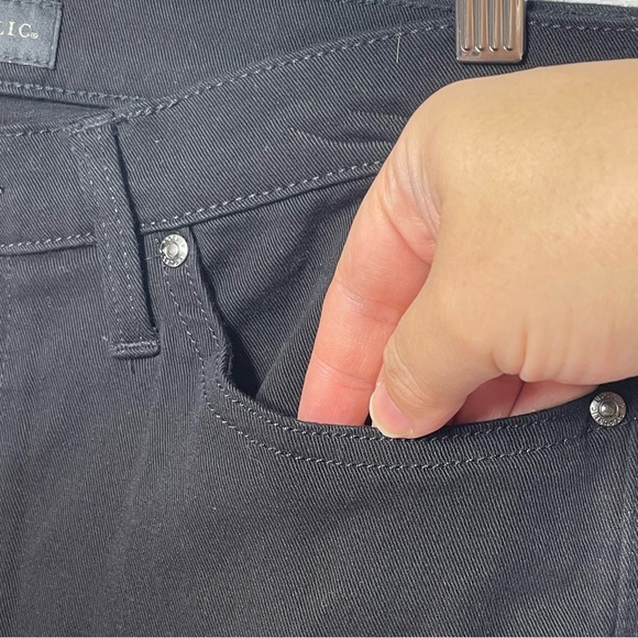 Rock & Rebublic Kendall Mid Rise Capri in Black NWT Women's Size 12 - Picture 11 of 14